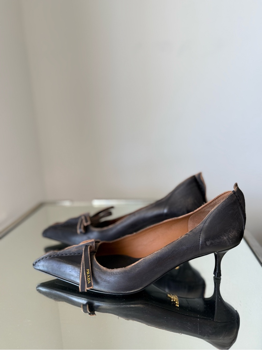 Prada FROM THE RUNWAY Antiqued leather pumps $1,590 38.5 - Picture 12 of 14